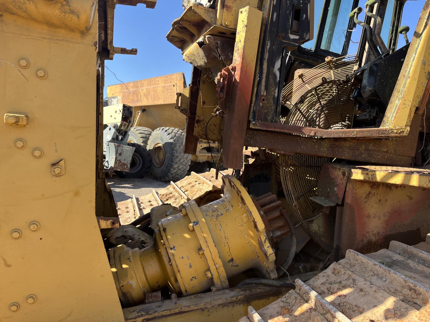 ./imagenes/INVOICE/2019/17379/TAPADOR FRONTAL CATERPILLAR D6HLGP (9).JPG